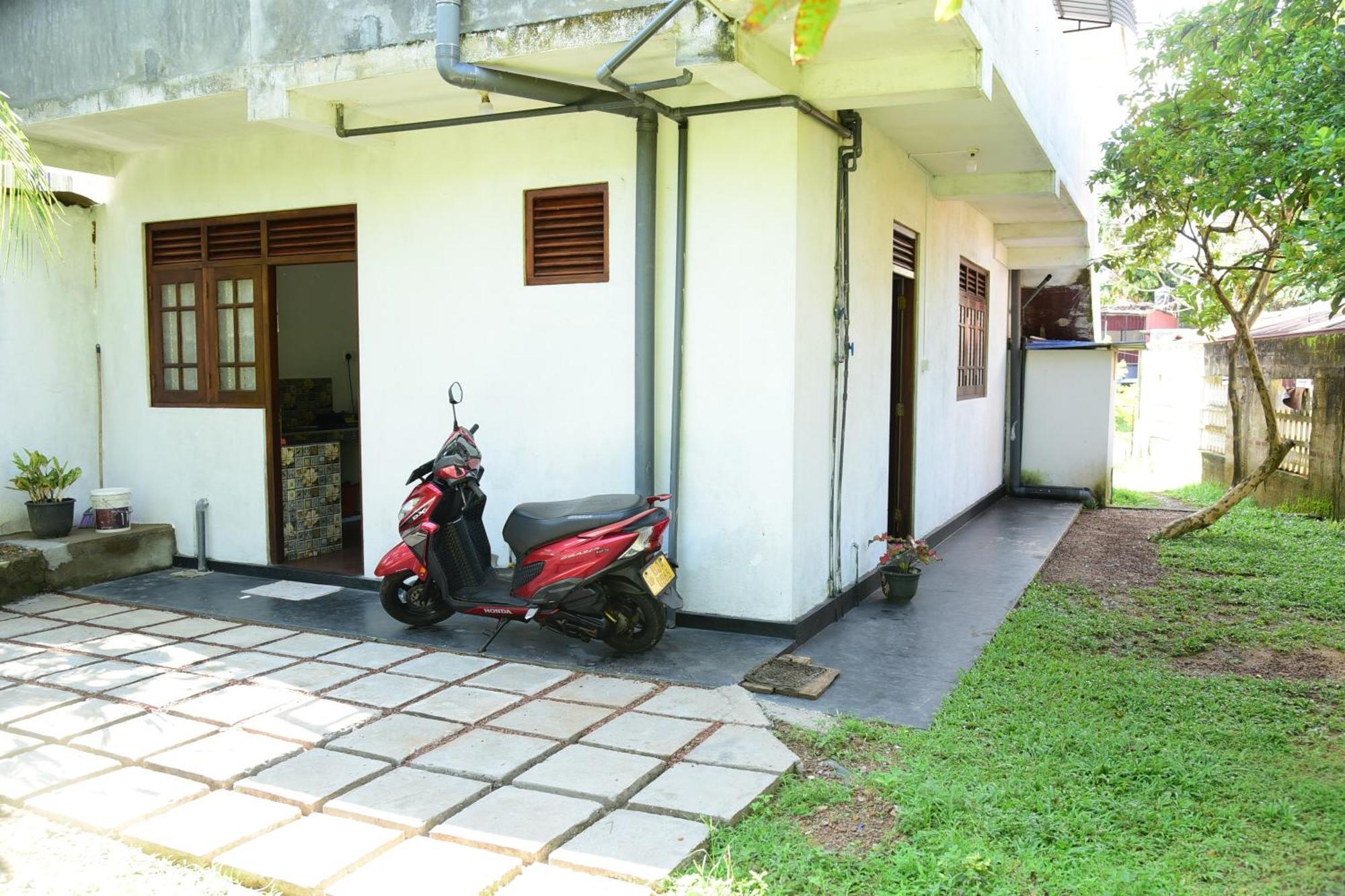Sun Ground Villa Hikkaduwa Bagian luar foto